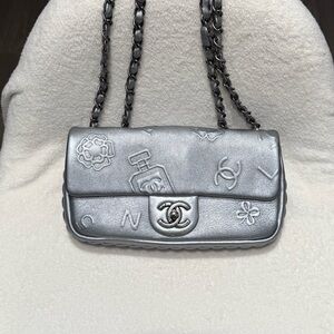 CHANEL Silver Quilted Shoulder Bag
